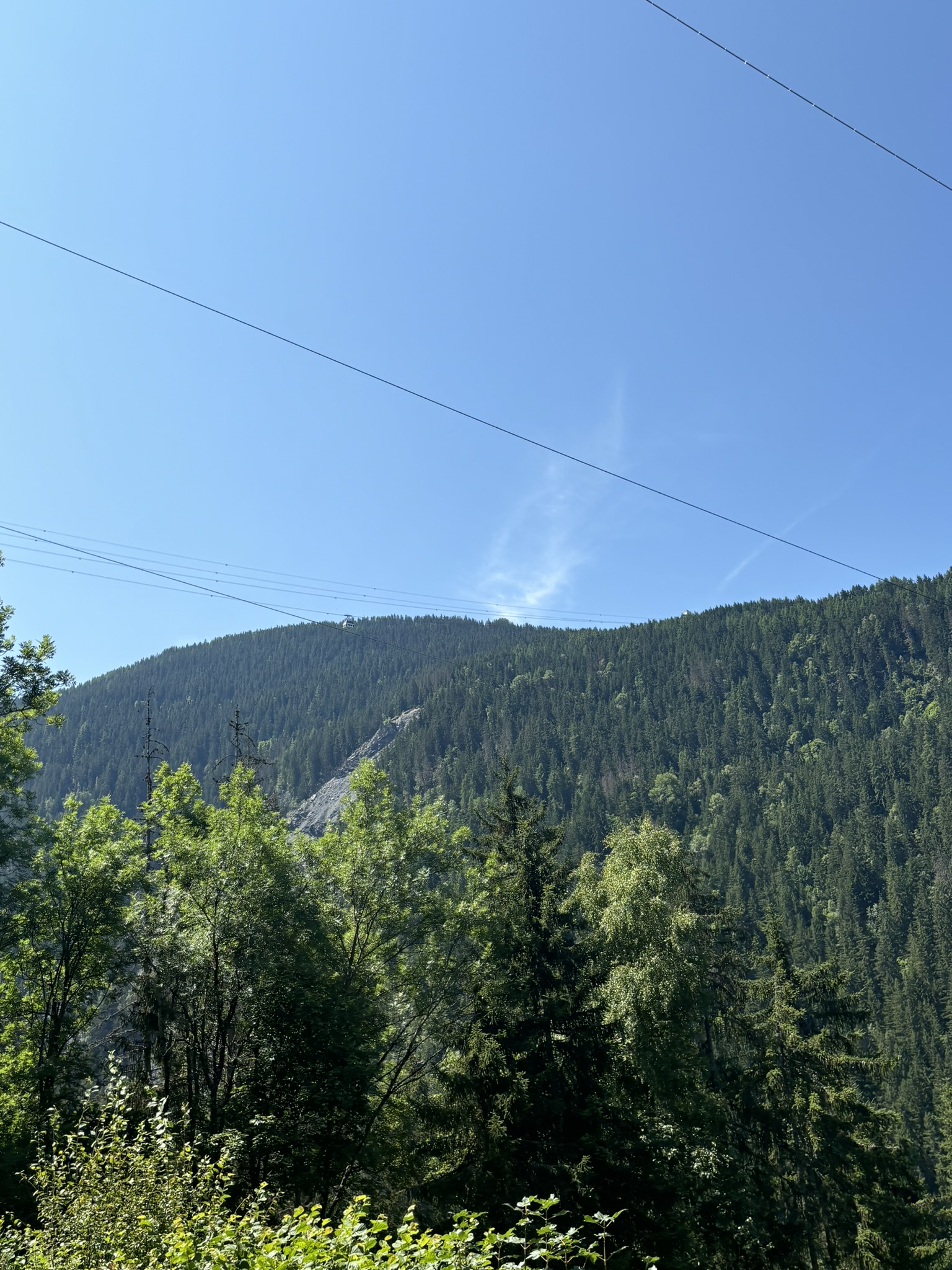 Le Vanoise Express vu depuis la route entre Landry et Peisey Image